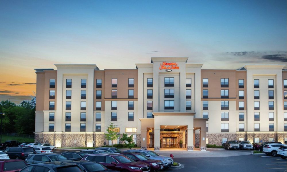 Hampton Inn Barrie exterior