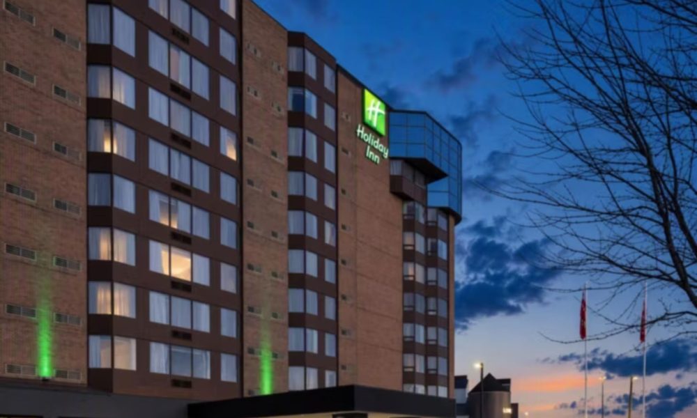 Holiday Inn Ottawa exterior
