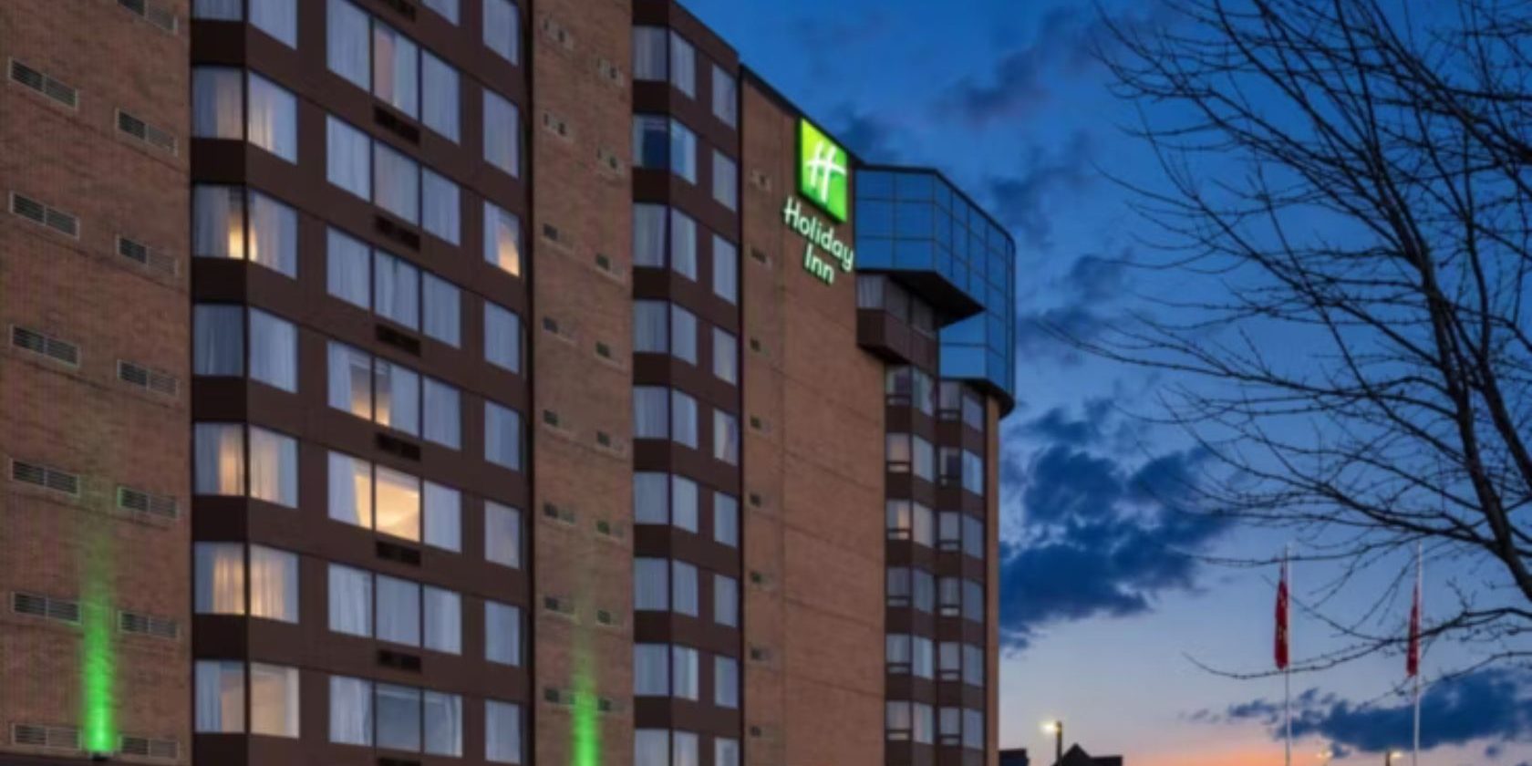 Holiday Inn Ottawa exterior
