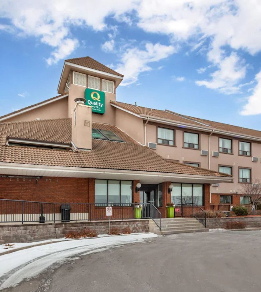 Quality Hotel Inn & Suites Burlington exterior photo