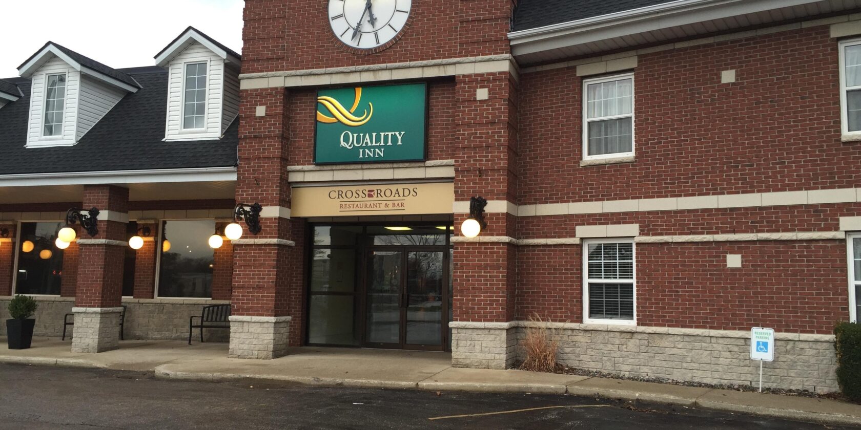 Quality Inn Sarnia Exterior